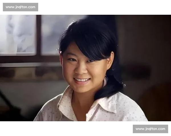 沈春阳一句 “亲生的也这样”，道尽小沈阳对女儿的托举